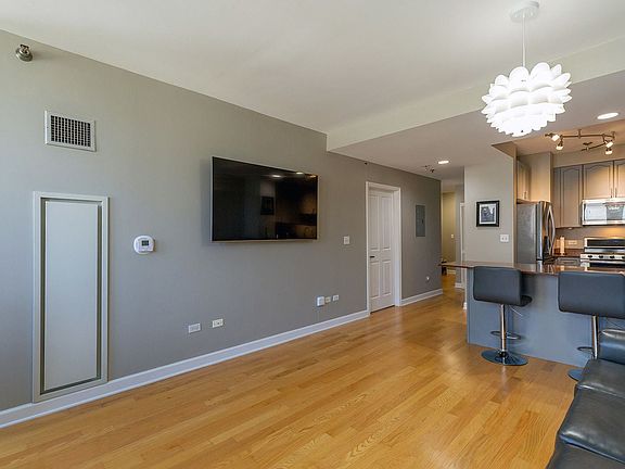 4th image of 1250 S Michigan Ave APT 1103