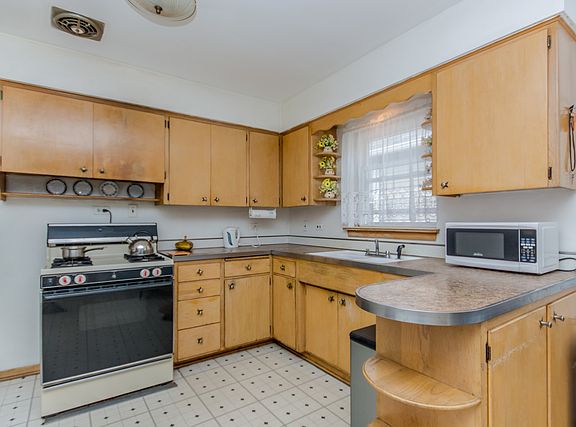 5th image of 2245 N Lavergne Ave