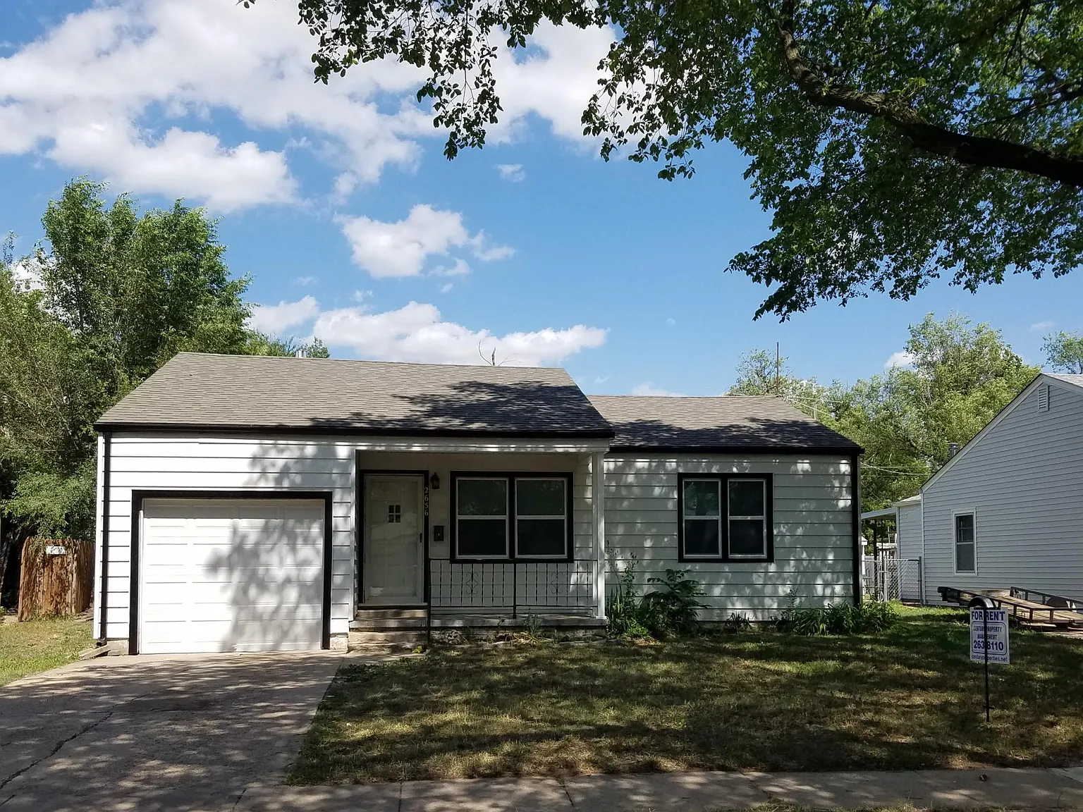2 bed, 834 sqft, $850 — Photo 1