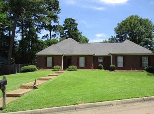 414 Shadowood Dr, Ridgeland, MS 39157