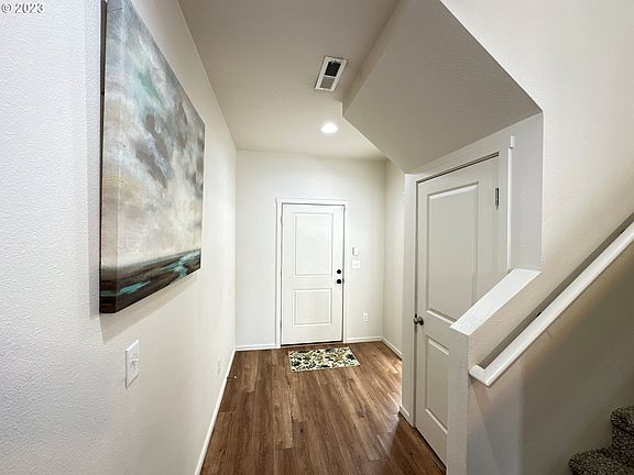 3rd image of 5714 NE 131st Pl