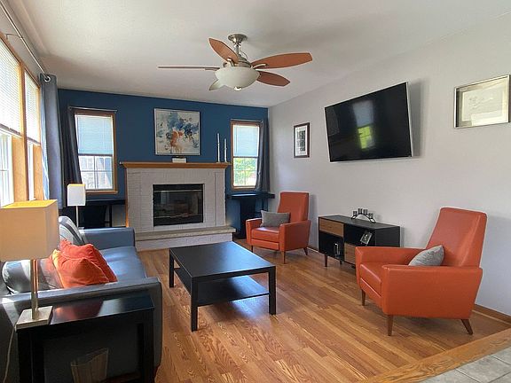 Gas fireplace
