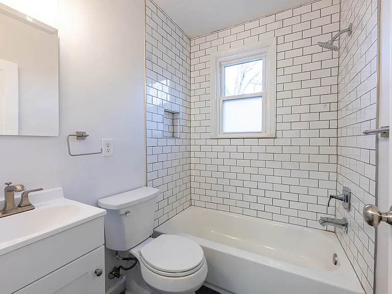 4502 Eads Pl NE — Photo 6