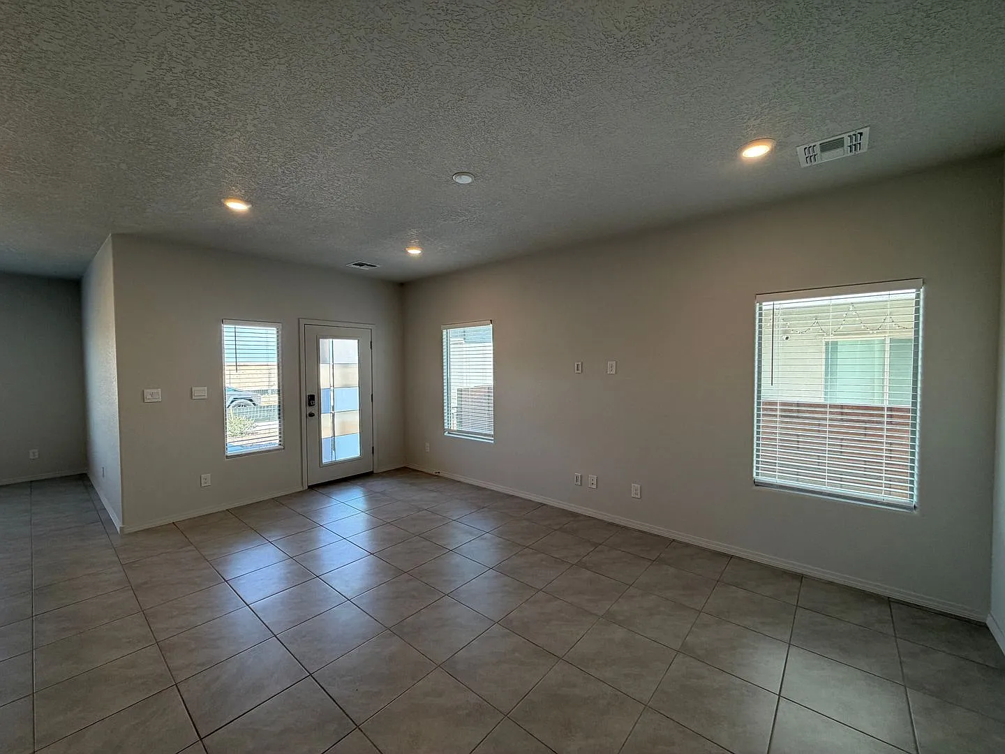 3 Bedroom New Build Home Available in Mesa Del Sol Near Netflix Studios! — Photo 4