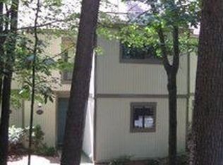 217 B Village Ln, Greensboro, NC 27409