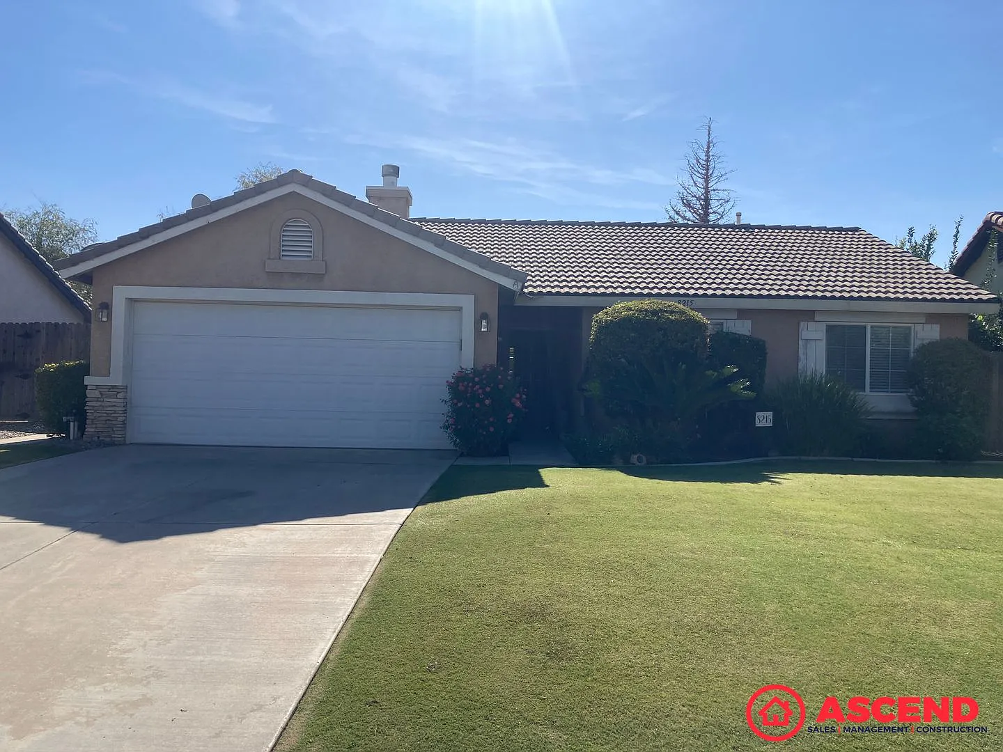 Comfortable 2BD/2BA Home in Bakersfield's Desirable 93312 Fully Equipped! — Photo 1