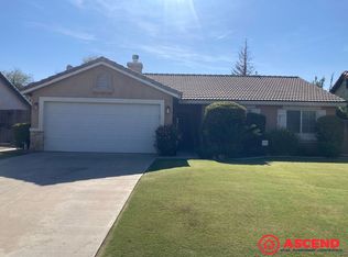 8215 Mossrock Dr, Bakersfield, CA 93312