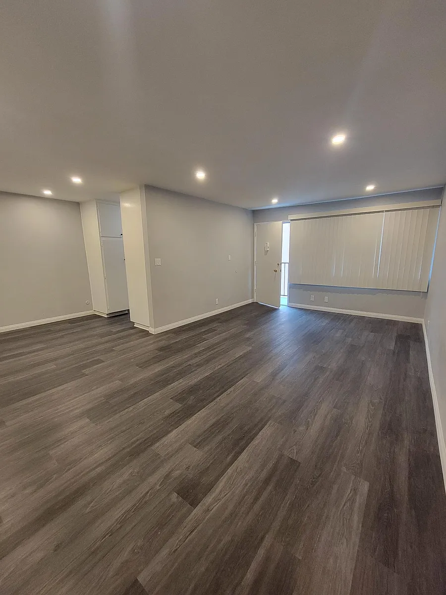 Building Photo - 525 Fischer St #6