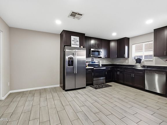 4th image of 1728 E WOOD Street