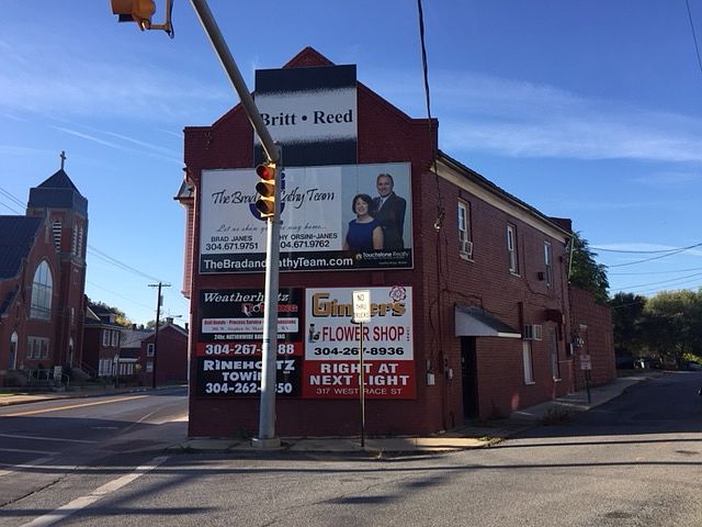 2nd image of 562 N Queen St