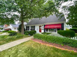 613 Huntmere Dr, Bay Village, OH 44140