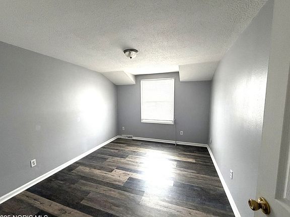 3rd image of 834 Gribbin Ln #1