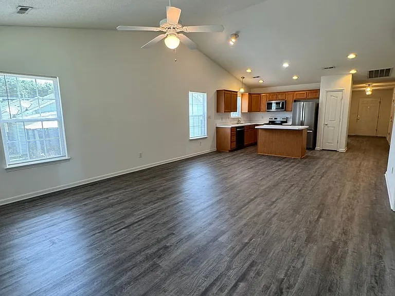 132 Springwood Ln — Photo 6