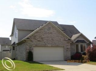 26857 Arcadia Dr, Flat Rock, MI 48134