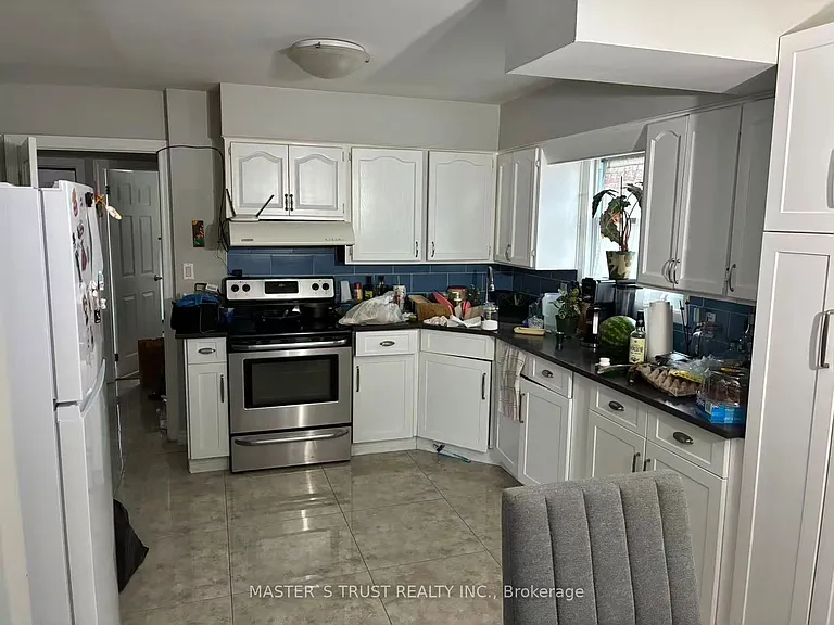 32 Gale Cres — Photo 8