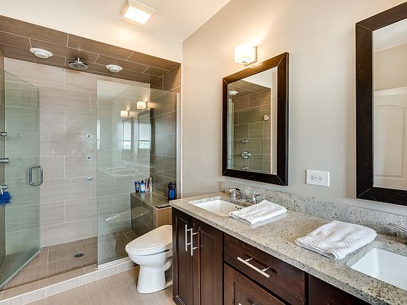 5th image of 3828 N Lincoln Ave