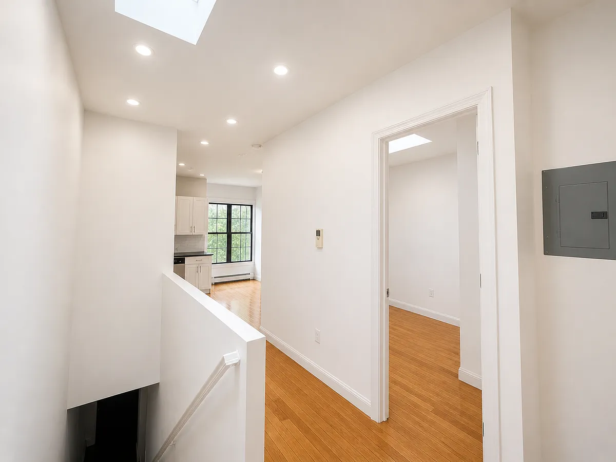 Building Photo - 37 Shepherd Ave #2