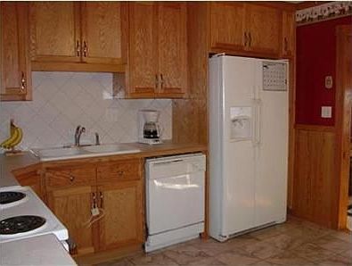 3rd image of 910 N Arrowhead Dr