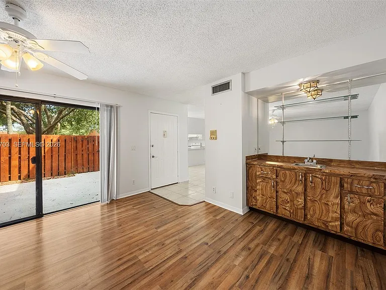 3118 Spanish Wells Dr #15-C — Photo 2