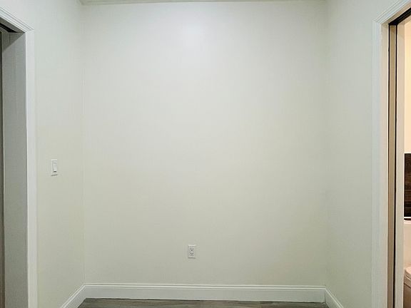 5th image of 15-14 Decatur St #1L