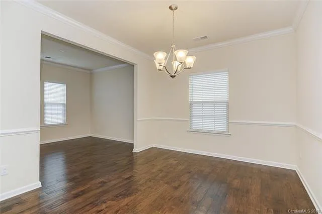 5620 Selkirkshire Rd — Photo 5