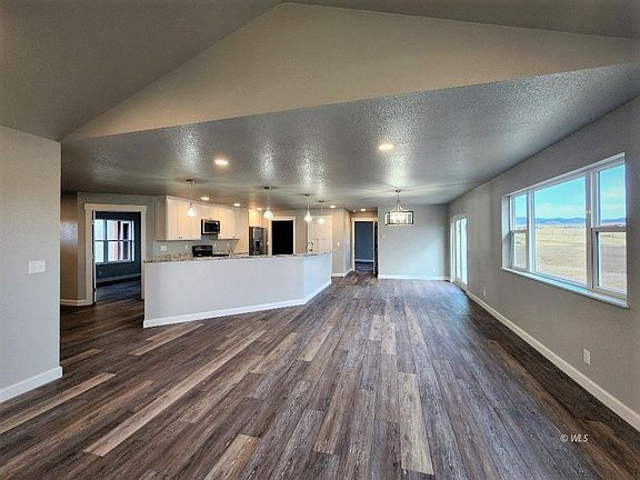 2nd image of 100 Granite Ct