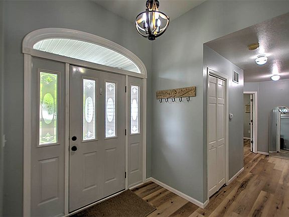 5th image of 2575 Deerfield Ct