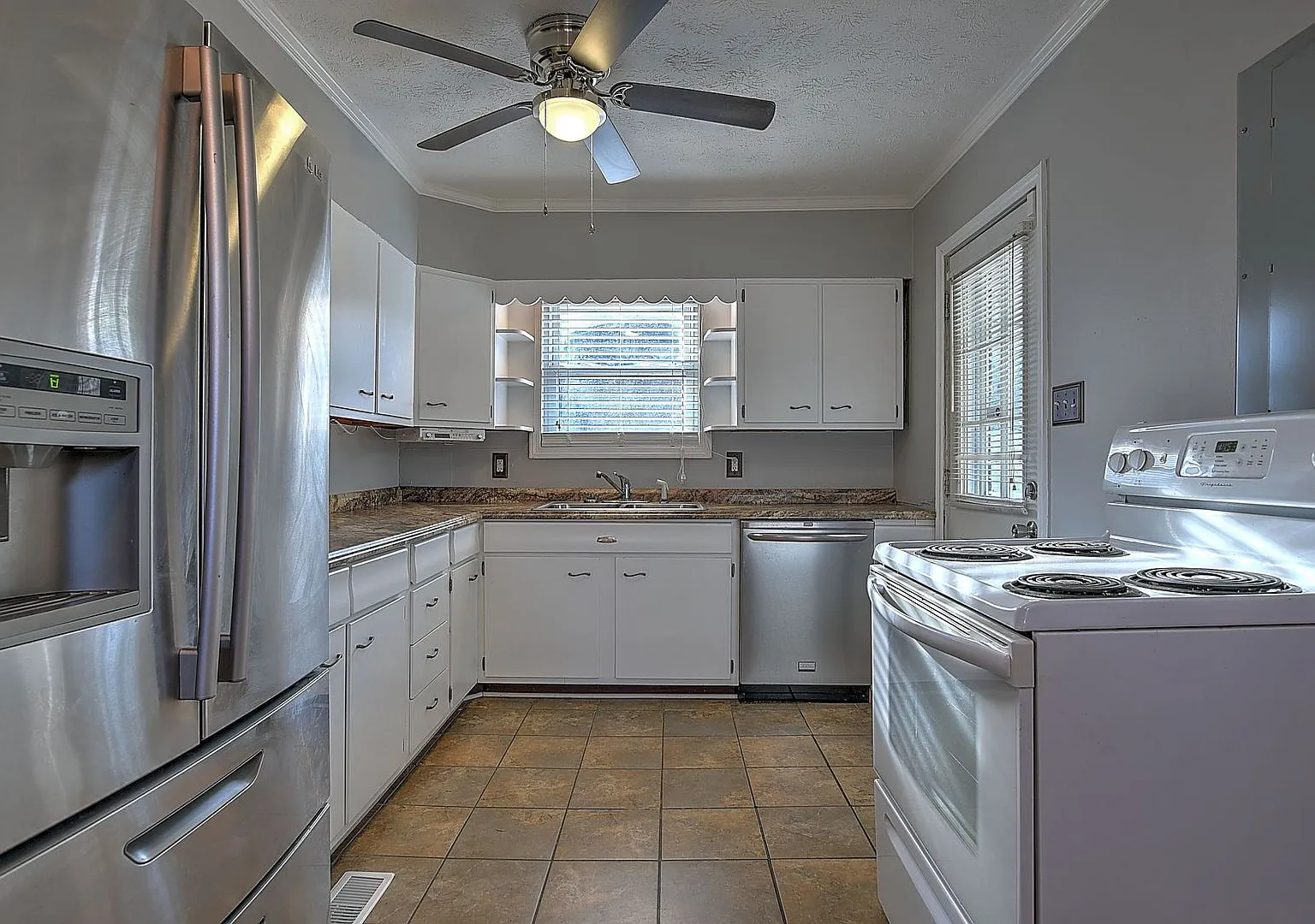 4151 Cameron Rd — Photo 4