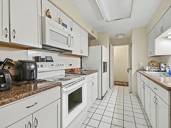 5th image of 1671 Mission Hills Rd APT 104