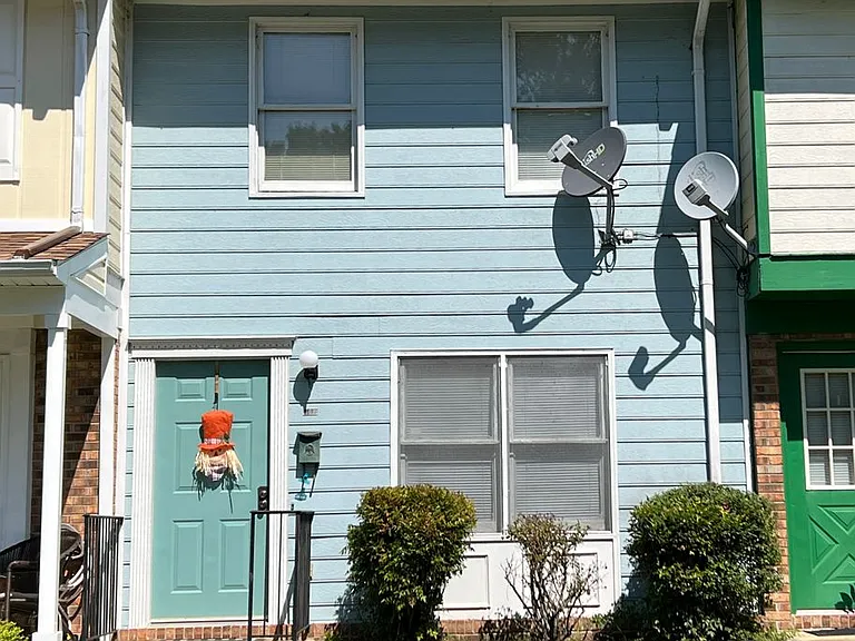 608 W Church St — Photo 1