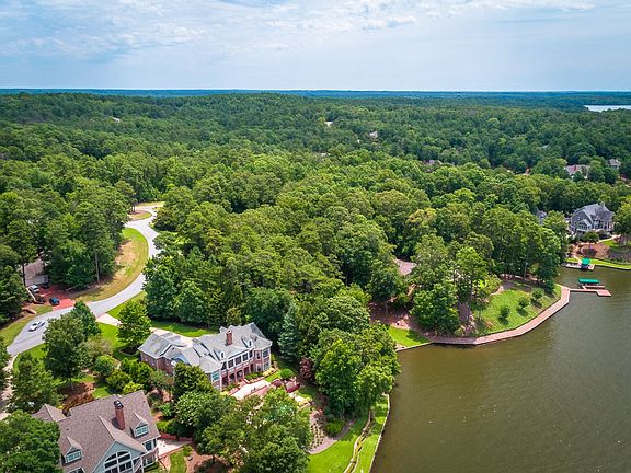 3rd image of 1030 Liberty Bluff Ct