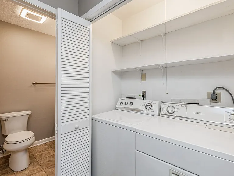 2079 NW Hickory Ln — Photo 13