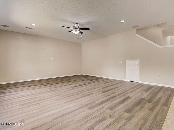 5th image of 515 CANDLEBARK Drive