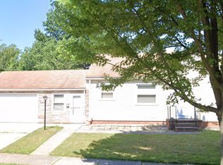 1604 Harwich Rd, Lyndhurst, OH 44124