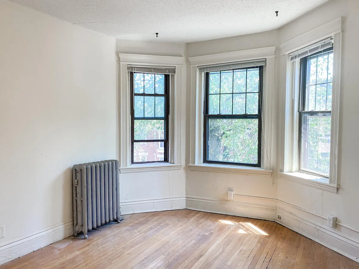 Building Photo - 35 Queensberry St #23