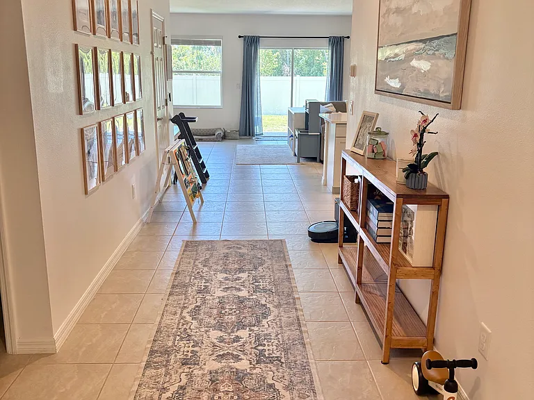 Spacious entrance hall