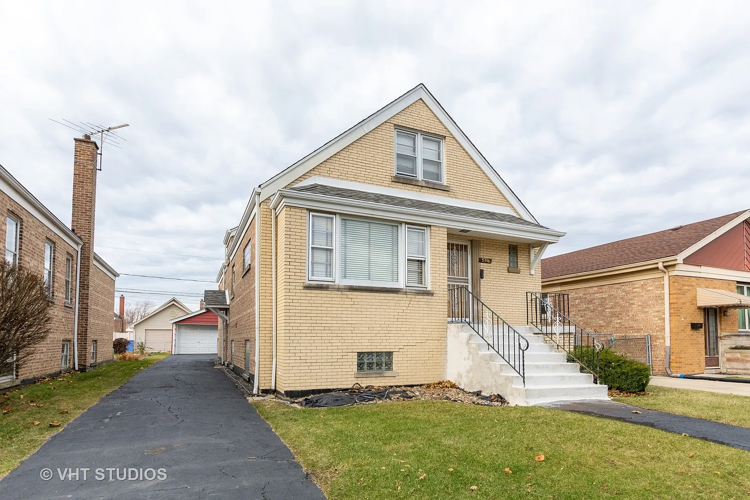 5746 S Newland Ave photo 1