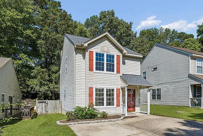 2 bed, 1.0 bath, 1334 sqft, $2,025 — Photo 3
