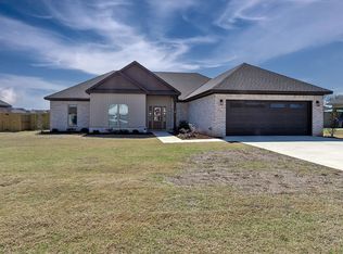 1909 Clear Branch Rd, Deatsville, AL 36022