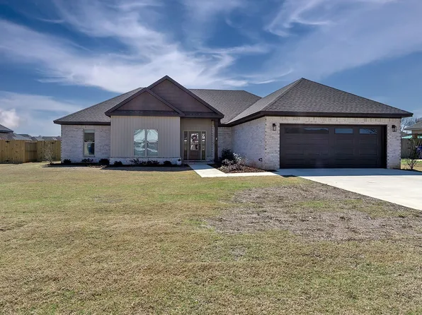 1909 Clear Branch Rd, Deatsville, AL 36022