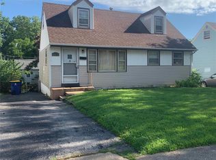 10215 Baltimore Ave, Saint Ann, MO 63074