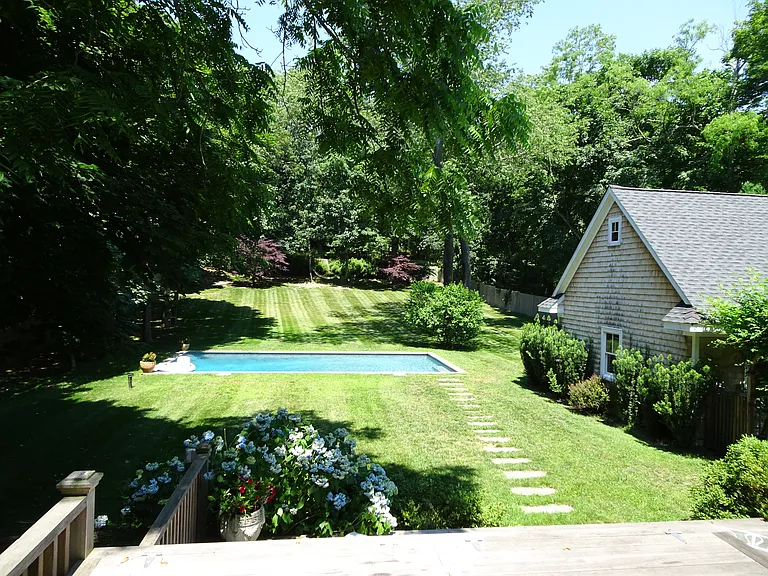W Neck Rd — Photo 10