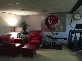 4877 Giles Rd, Omaha, NE 68157