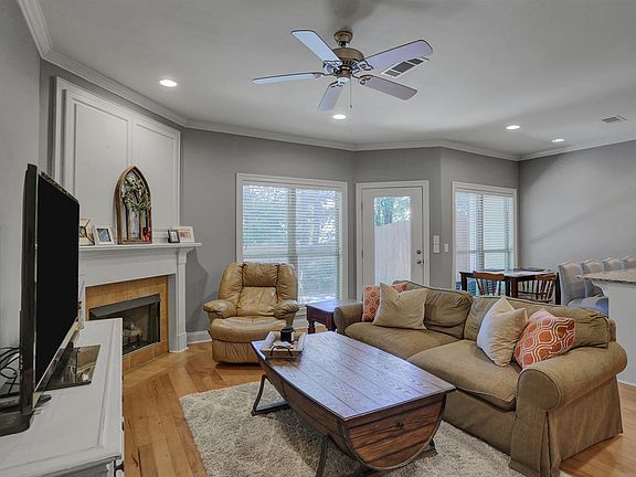 3rd image of 624 Braeburn Ct