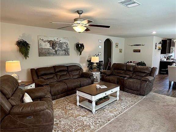 2nd image of 321 Crescent Park Dr