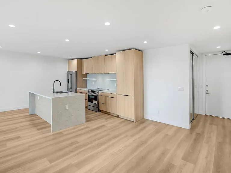 950 4th Street — Photo 24