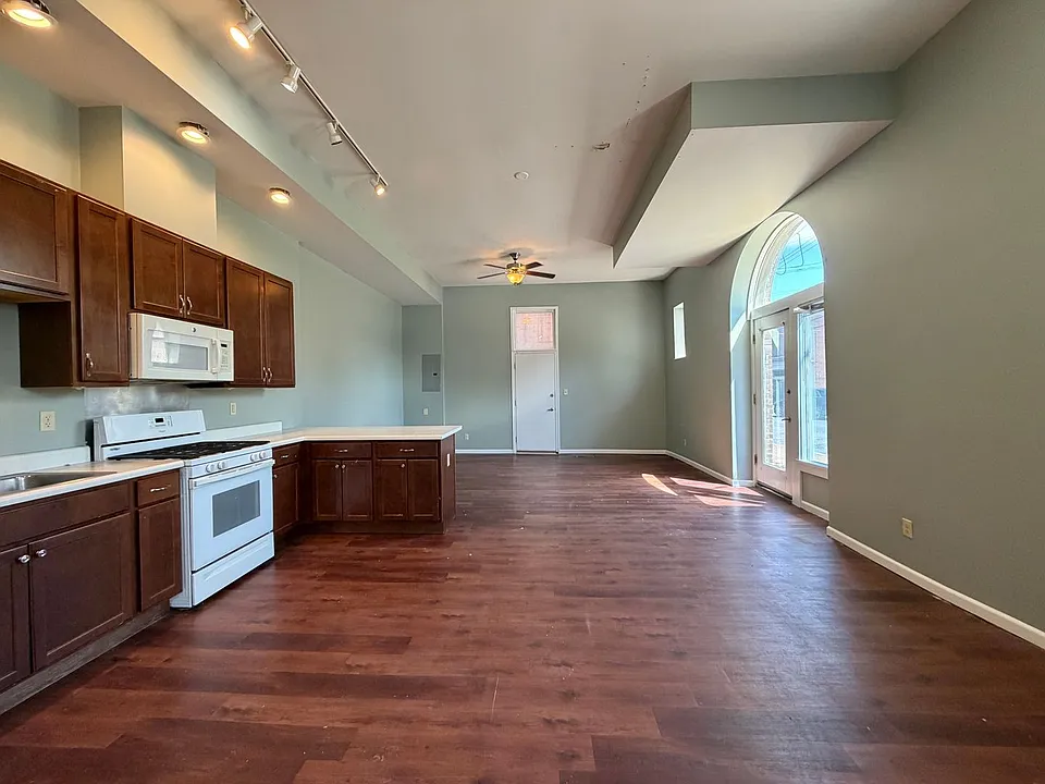 3901 Folsom Ave