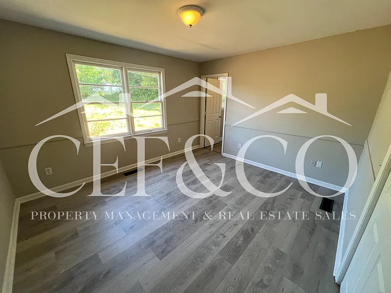268 N Cleveland Park Dr — Photo 11