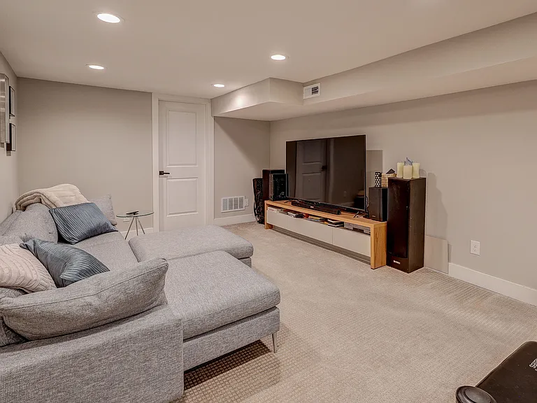 3101 W 37th Ave — Photo 11