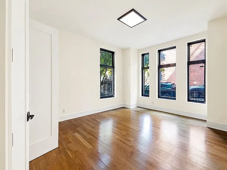 121 8th Ave #1 — Photo 3